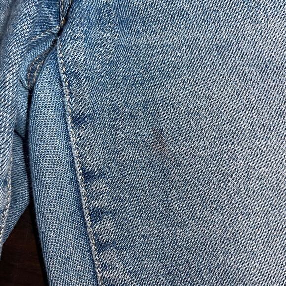 Calvin Klein Jeans Light Wash High Waisted Straight Leg distressed frayed hem - Picture 5 of 5